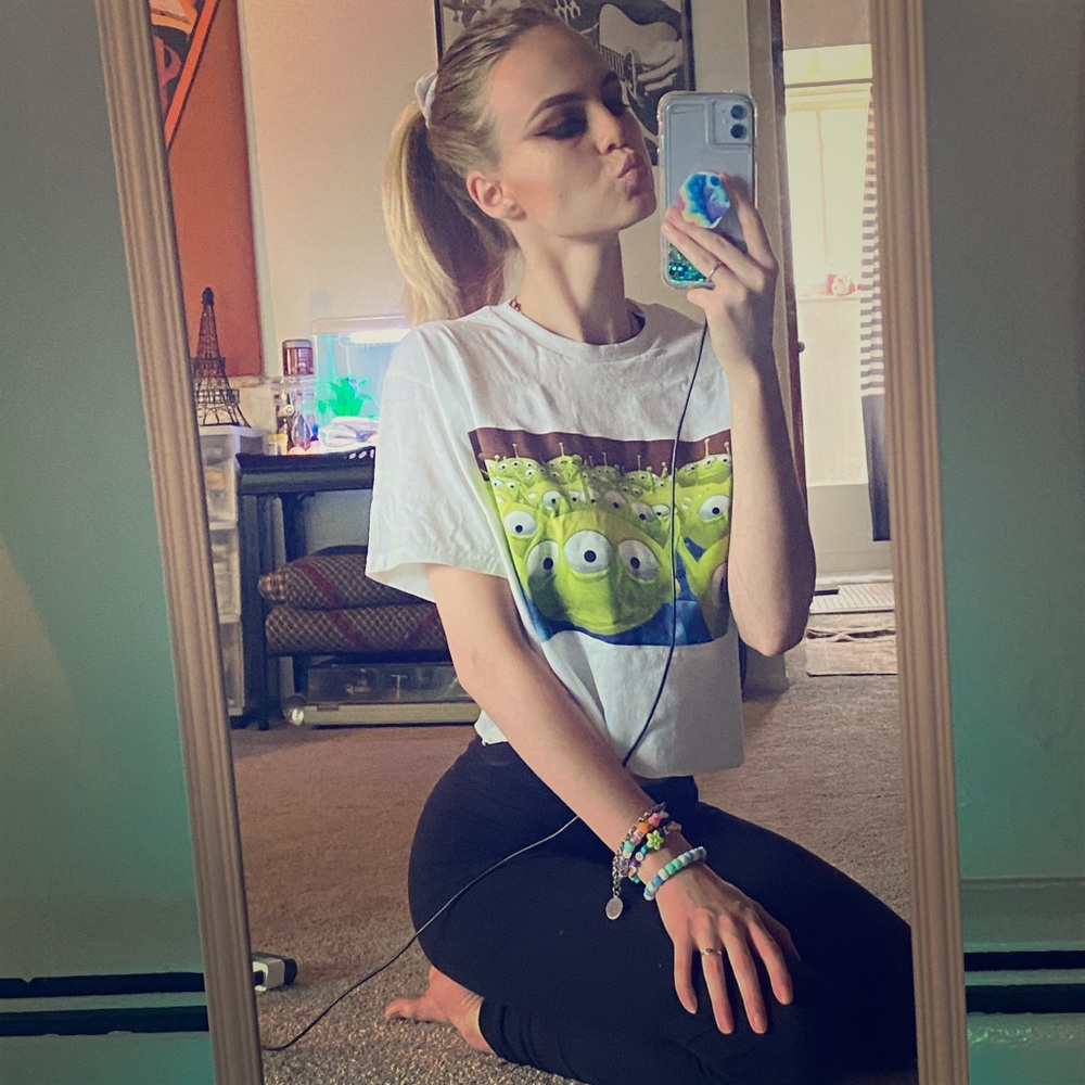 Toy Story “The Claw” graphic cropped t-shirt